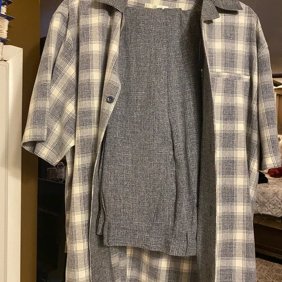 Men's Gray Suit - Picture 2 of 4